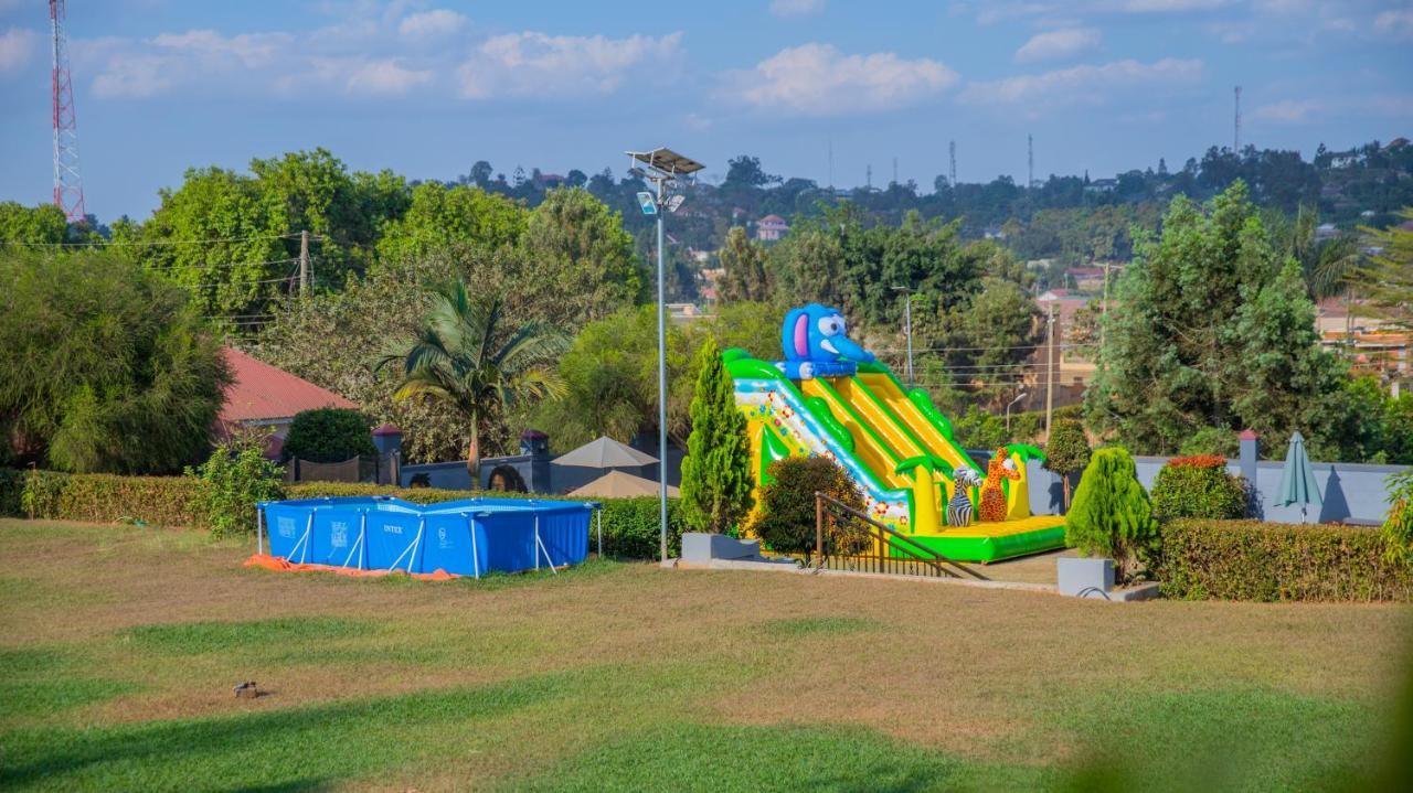 Ekhaya Crescent Hotel Mbarara Exterior photo